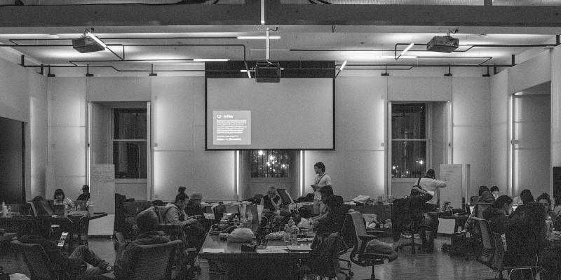 Reconfiguring Journalism in the Digital Age: Power, Regulation, and Media Autonomy Under Pressure