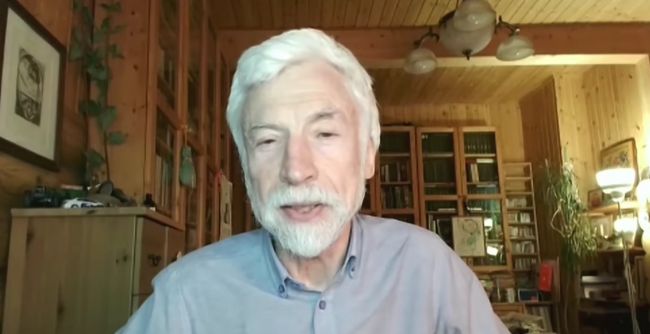Russian Journalist Explains Decision to Remain in Russia Despite “Foreign Agent” Status