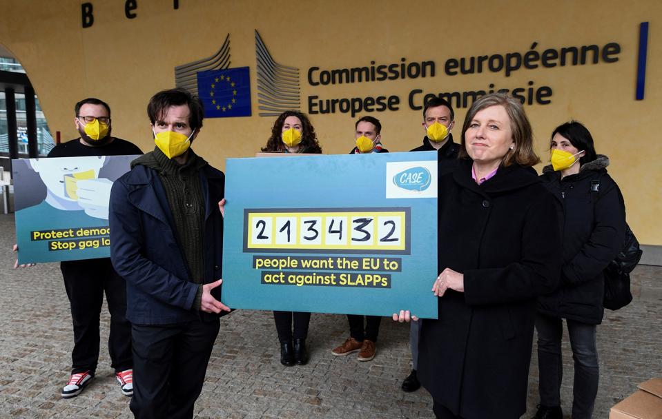 Two Years After EU Anti-SLAPP Directive Deadline, Journalists Still Face Legal Harassment Across Europe